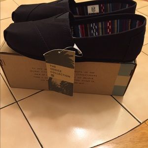 Toms Brand New Size 9